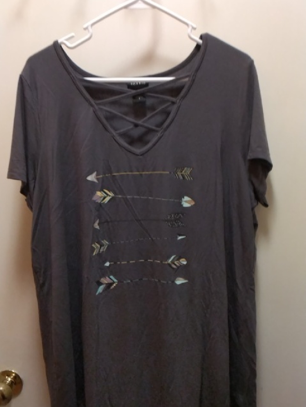 torrid Gray Crisscross V-Neck Tee with Arrow Graphic